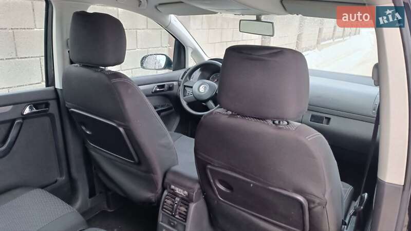 Мінівен Volkswagen Touran 2005 в Сарнах