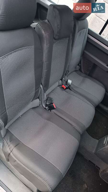 Мінівен Volkswagen Touran 2005 в Сарнах