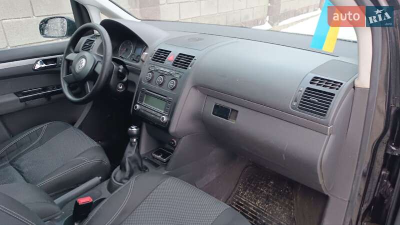 Мінівен Volkswagen Touran 2005 в Сарнах