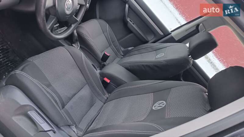 Мінівен Volkswagen Touran 2005 в Сарнах