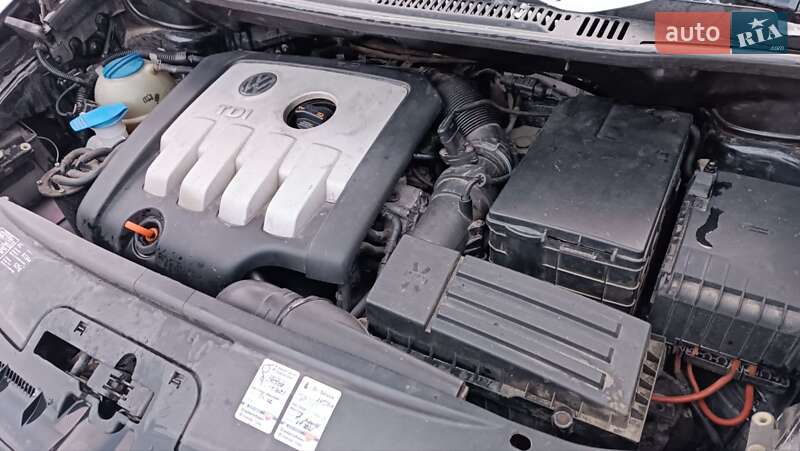 Мінівен Volkswagen Touran 2005 в Сарнах