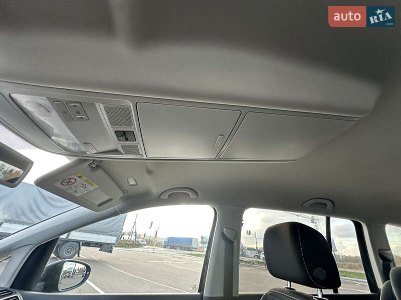 Минивэн Volkswagen Touran 2015 в Луцке