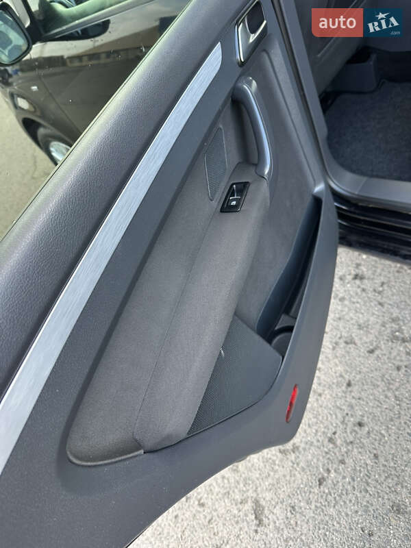 Минивэн Volkswagen Touran 2015 в Луцке