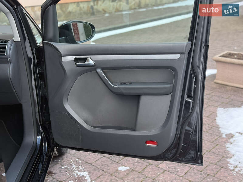 Минивэн Volkswagen Touran 2011 в Стрые фото 85 Минивэн Volkswagen Touran 2011 в Стрые