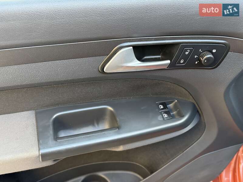 Минивэн Volkswagen Touran 2009 в Ровно