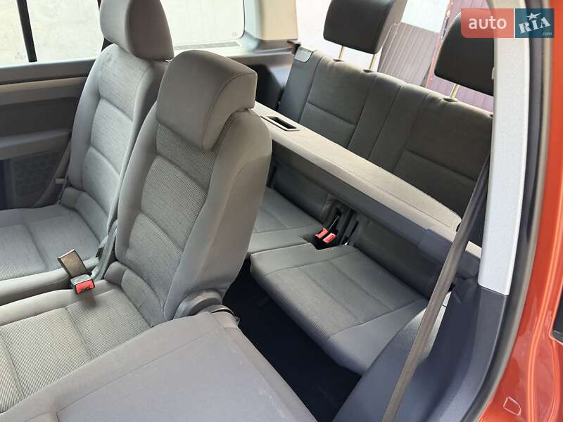 Минивэн Volkswagen Touran 2009 в Ровно