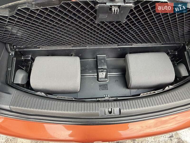 Минивэн Volkswagen Touran 2009 в Ровно