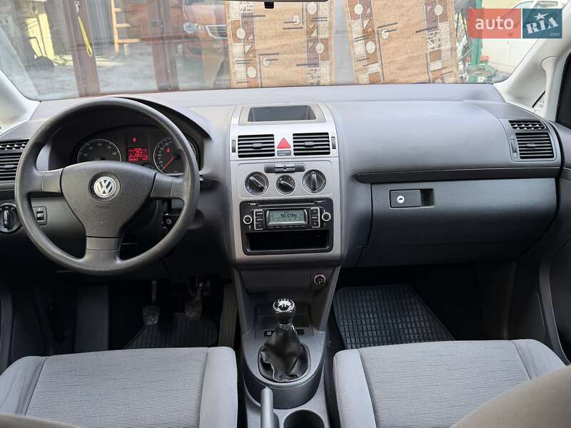 Минивэн Volkswagen Touran 2009 в Ровно