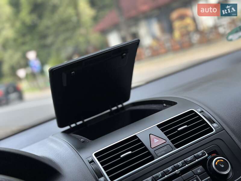 Минивэн Volkswagen Touran 2011 в Дрогобыче фото 82 Минивэн Volkswagen Touran 2011 в Дрогобыче