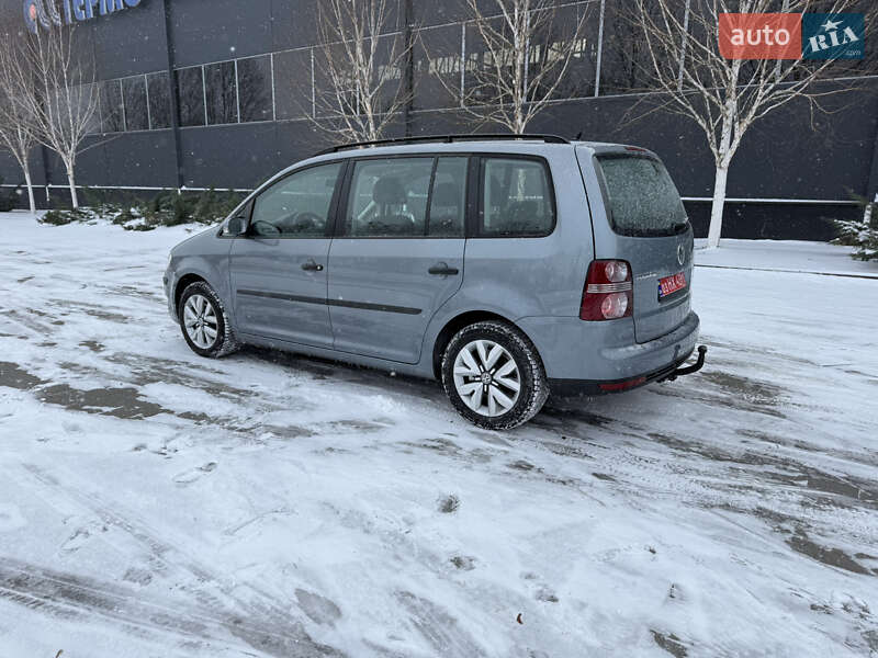 Минивэн Volkswagen Touran 2009 в Белой Церкви