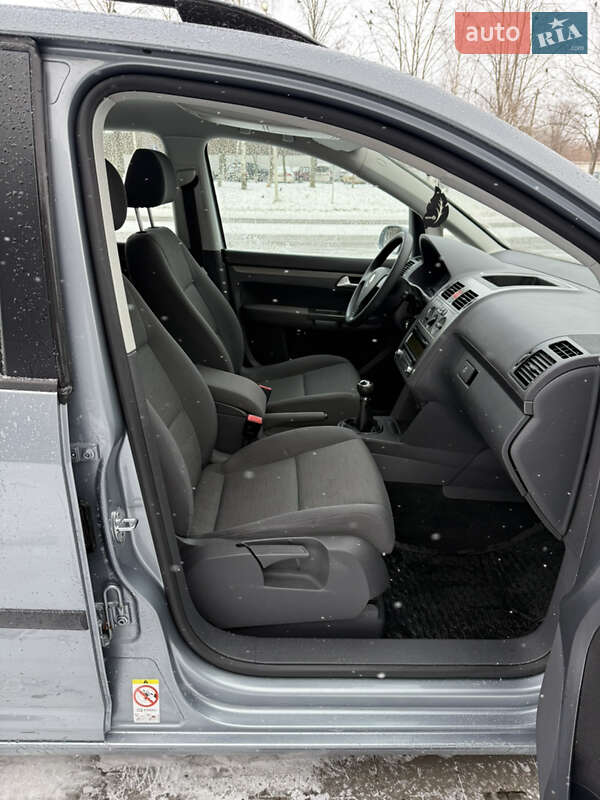 Минивэн Volkswagen Touran 2009 в Белой Церкви