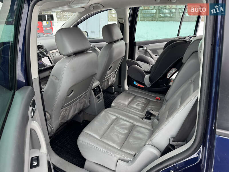 Мінівен Volkswagen Touran 2004 в Костопілі фото 22 Мінівен Volkswagen Touran 2004 в Костопілі