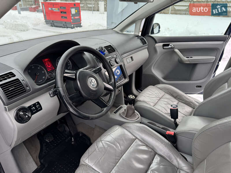 Мінівен Volkswagen Touran 2004 в Костопілі фото 24 Мінівен Volkswagen Touran 2004 в Костопілі