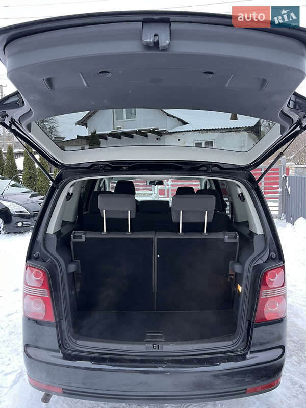 Минивэн Volkswagen Touran 2007 в Звягеле фото 27 Минивэн Volkswagen Touran 2007 в Звягеле