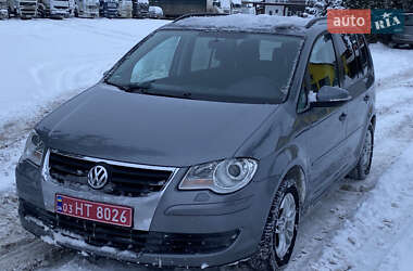 Минивэн Volkswagen Touran 2010 в Вознесенске
