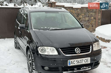 Минивэн Volkswagen Touran 2005 в Вараше
