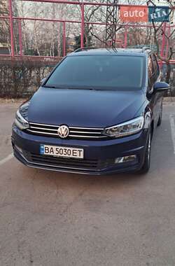 Микровэн Volkswagen Touran 2017 в Кропивницком