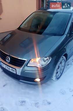 Минивэн Volkswagen Touran 2007 в Надворной