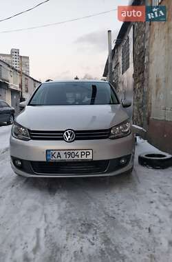 Минивэн Volkswagen Touran 2010 в Киеве