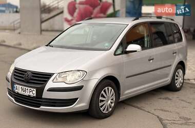 Минивэн Volkswagen Touran 2009 в Киеве