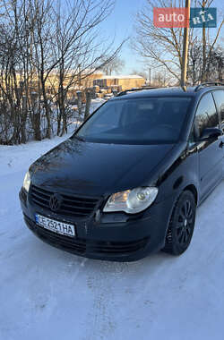 Мінівен Volkswagen Touran 2007 в Чернівцях