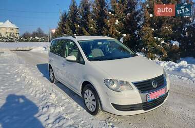 Мінівен Volkswagen Touran 2010 в Рівному
