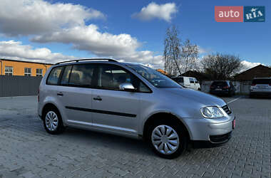 Мінівен Volkswagen Touran 2004 в Нововолинську