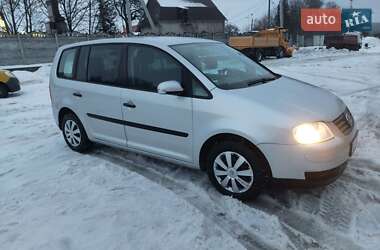 Минивэн Volkswagen Touran 2004 в Бучаче