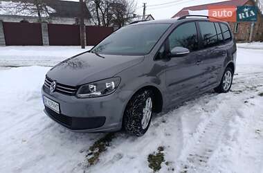 Мінівен Volkswagen Touran 2010 в Дубні