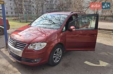 Минивэн Volkswagen Touran 2008 в Запорожье