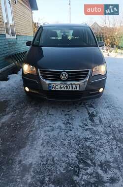 Минивэн Volkswagen Touran 2006 в Голобах