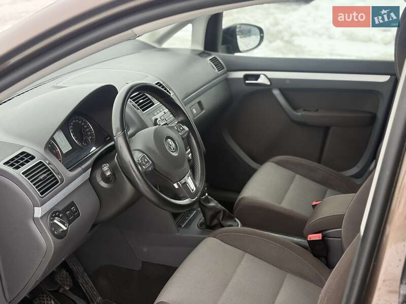 Минивэн Volkswagen Touran 2012 в Сарнах фото 28 Минивэн Volkswagen Touran 2012 в Сарнах