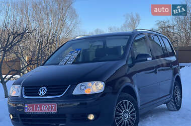 Минивэн Volkswagen Touran 2003 в Скалате