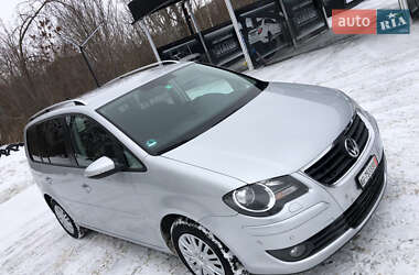 Мінівен Volkswagen Touran 2010 в Рівному