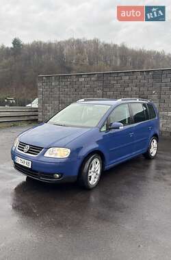 Минивэн Volkswagen Touran 2005 в Хусте