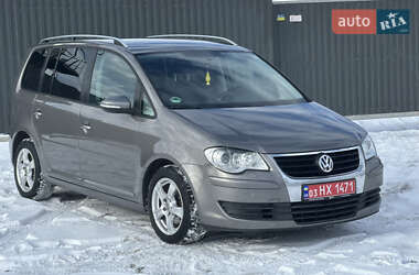 Мінівен Volkswagen Touran 2009 в Луцьку