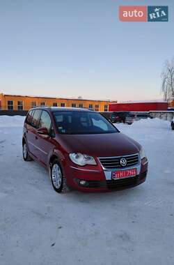 Мінівен Volkswagen Touran 2010 в Нововолинську