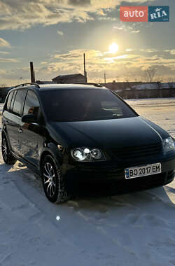 Минивэн Volkswagen Touran 2005 в Борщеве