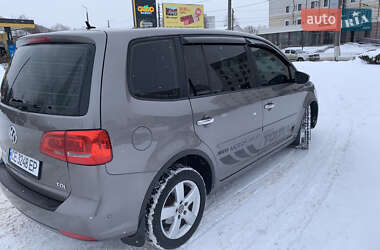 Мінівен Volkswagen Touran 2010 в Житомирі