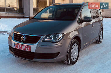 Мінівен Volkswagen Touran 2010 в Рівному
