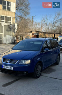 Мінівен Volkswagen Touran 2004 в Запоріжжі