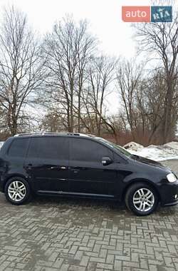 Минивэн Volkswagen Touran 2003 в Старой Выжевке