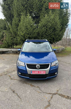 Минивэн Volkswagen Touran 2010 в Золотоноше