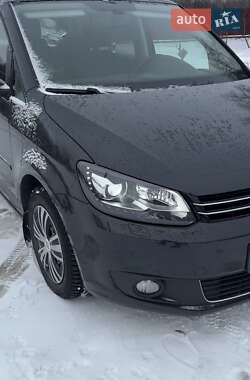 Минивэн Volkswagen Touran 2014 в Хотине
