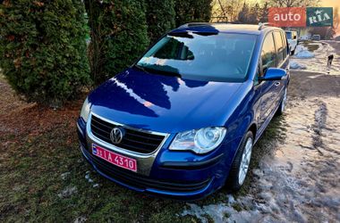 Минивэн Volkswagen Touran 2006 в Ровно