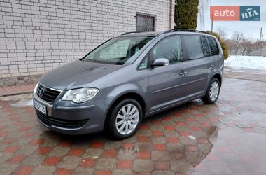 Минивэн Volkswagen Touran 2007 в Хороле