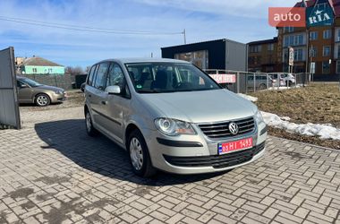 Минивэн Volkswagen Touran 2009 в Староконстантинове