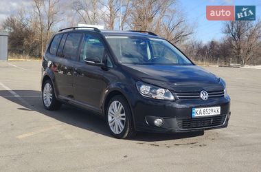 Мінівен Volkswagen Touran 2015 в Києві