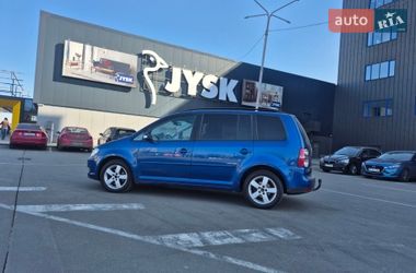 Минивэн Volkswagen Touran 2008 в Киеве