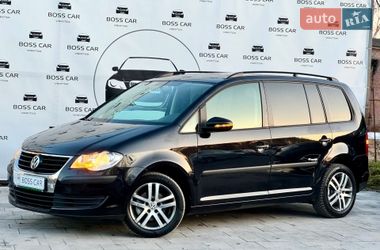 Минивэн Volkswagen Touran 2010 в Виннице